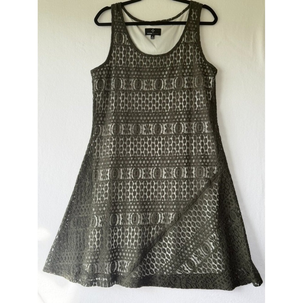 Ronni Nicole Green Crochet/Lace Overlay Dress – Size 16